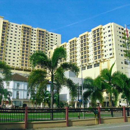 N'Dnie Homestay Pelangi Mall Condominium コタバル エクステリア 写真